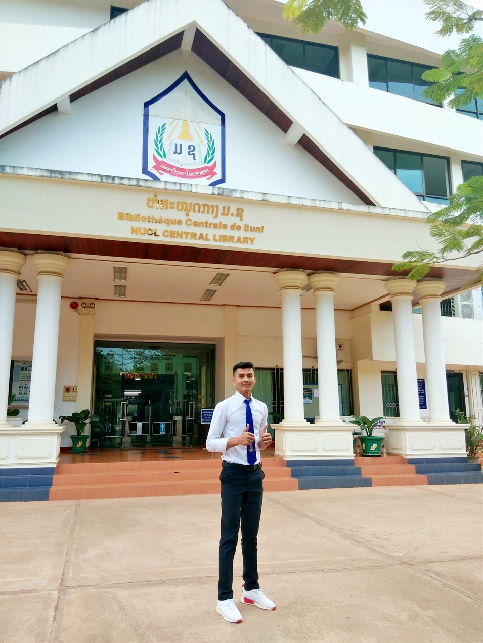 林納，柬埔寨人 老撾國立大學建筑學院建筑學專業(yè)